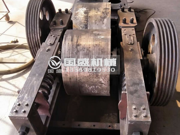 河卵石雙光輥破碎機 河卵石雙光輥破碎機